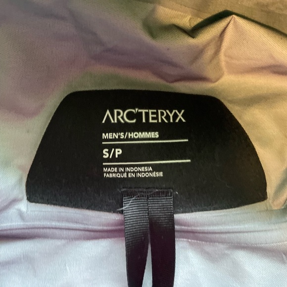 Arc’teryx Beta Goretex Jacket - Men’s Small - Picture 3 of 5